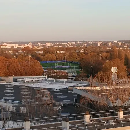 Проживание в семье Simple Proche De Mairie *